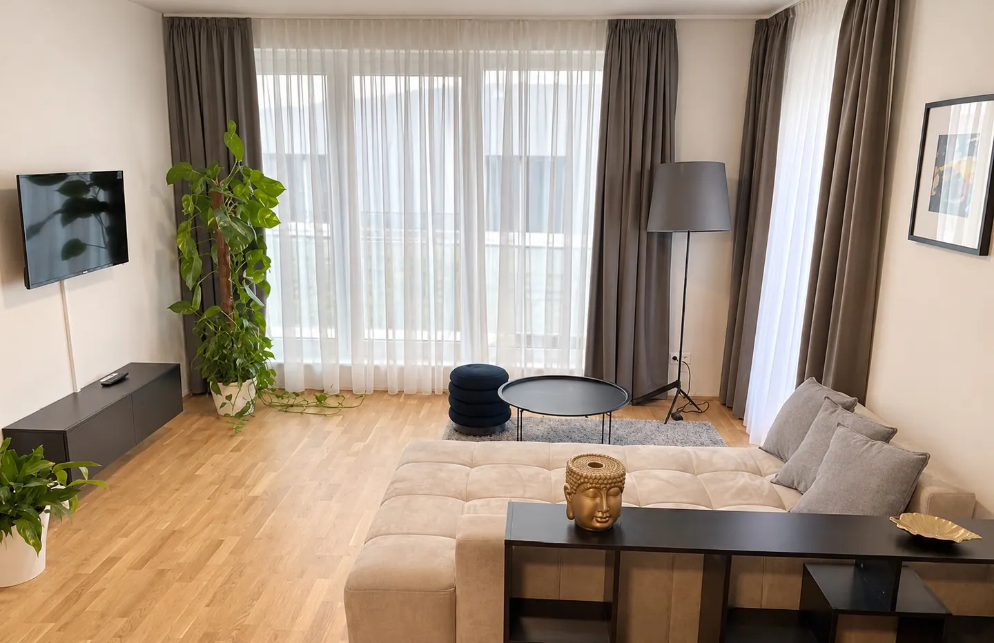 Heller Wohnbereich einer CityFlat Stadtwohnung in Wels